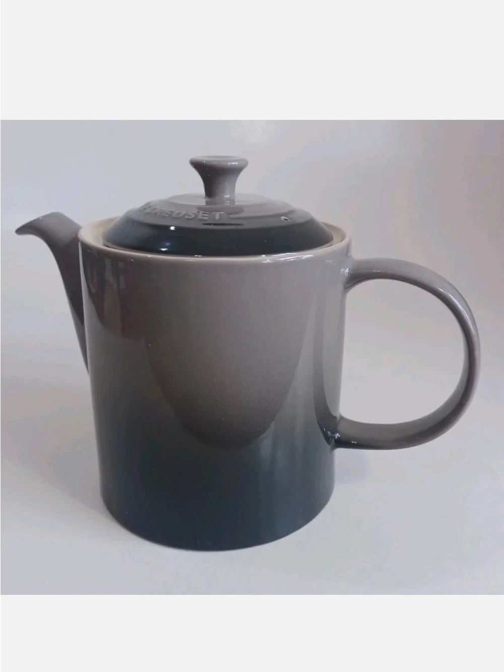 New -  Le Creuset Stoneware Grand Teapot 1.3 Liter in Flint Gray Brown Gradient